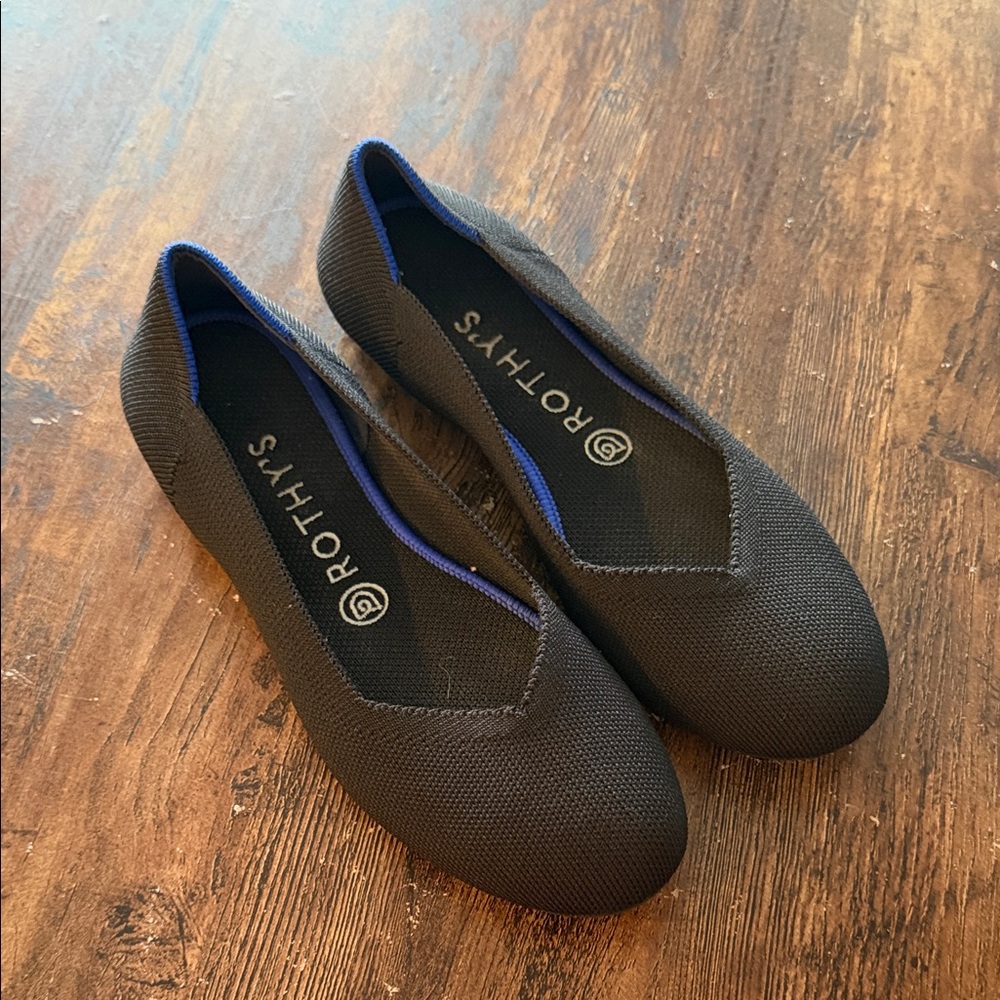 Rothy's Elegant Black Flats with Blue Trim. Womens sz8
